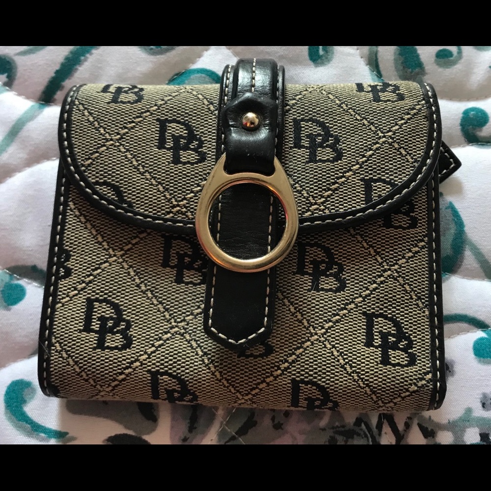 Dooney and Bourke wallet